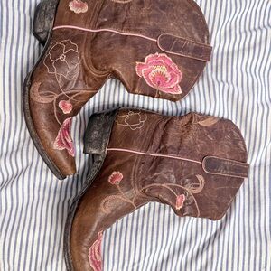 Old Gringo Brown Boots with Pink Embroidery